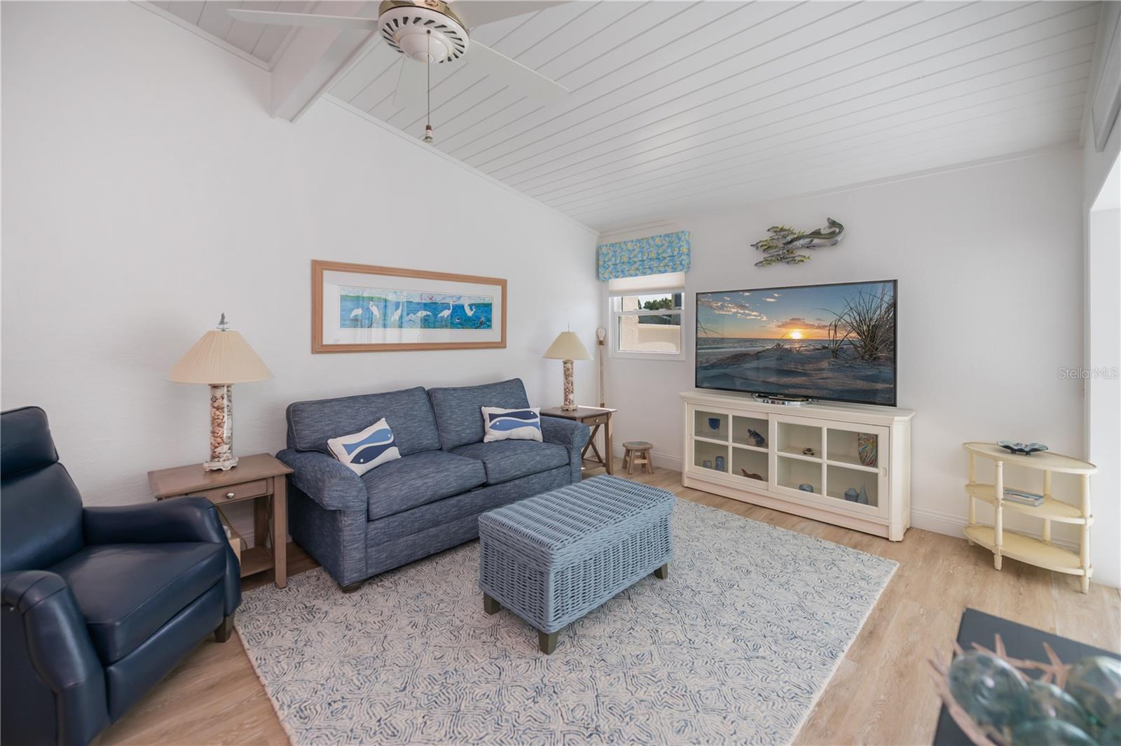 Image 18 of 65 For 907 Gibbs Road 6