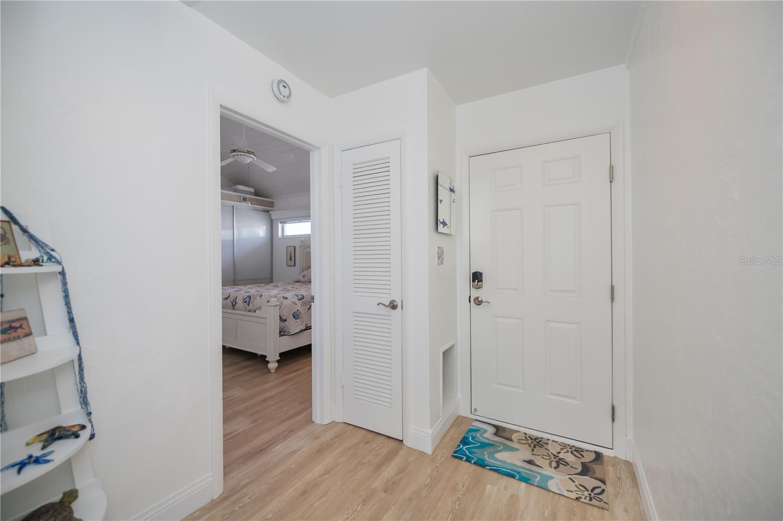 Image 33 of 65 For 907 Gibbs Road 6