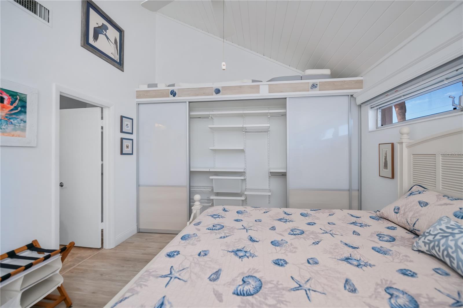 Image 37 of 65 For 907 Gibbs Road 6