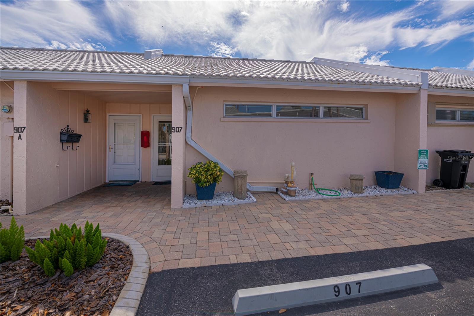 Image 4 of 65 For 907 Gibbs Road 6