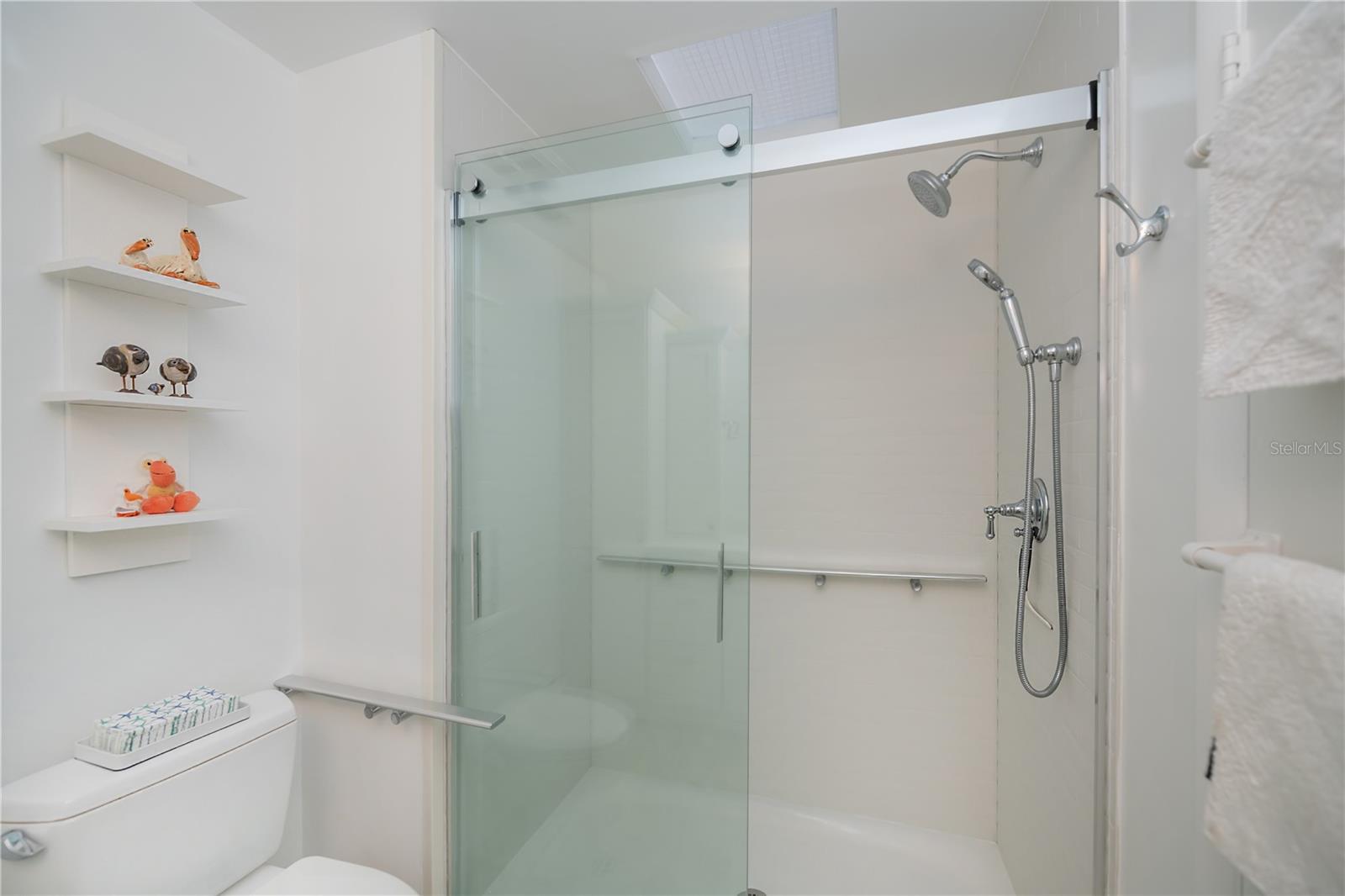 Image 46 of 65 For 907 Gibbs Road 6