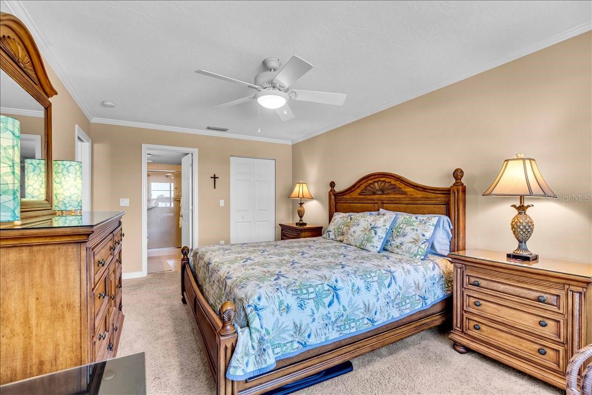 Image 19 of 37 For 200 The Esplanade N B3