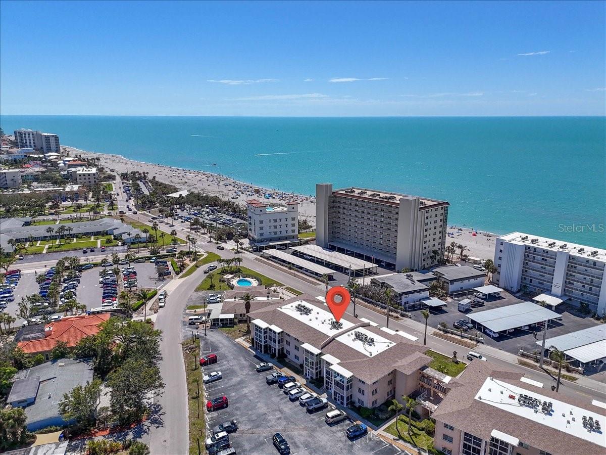 Image 29 of 37 For 200 The Esplanade N B3