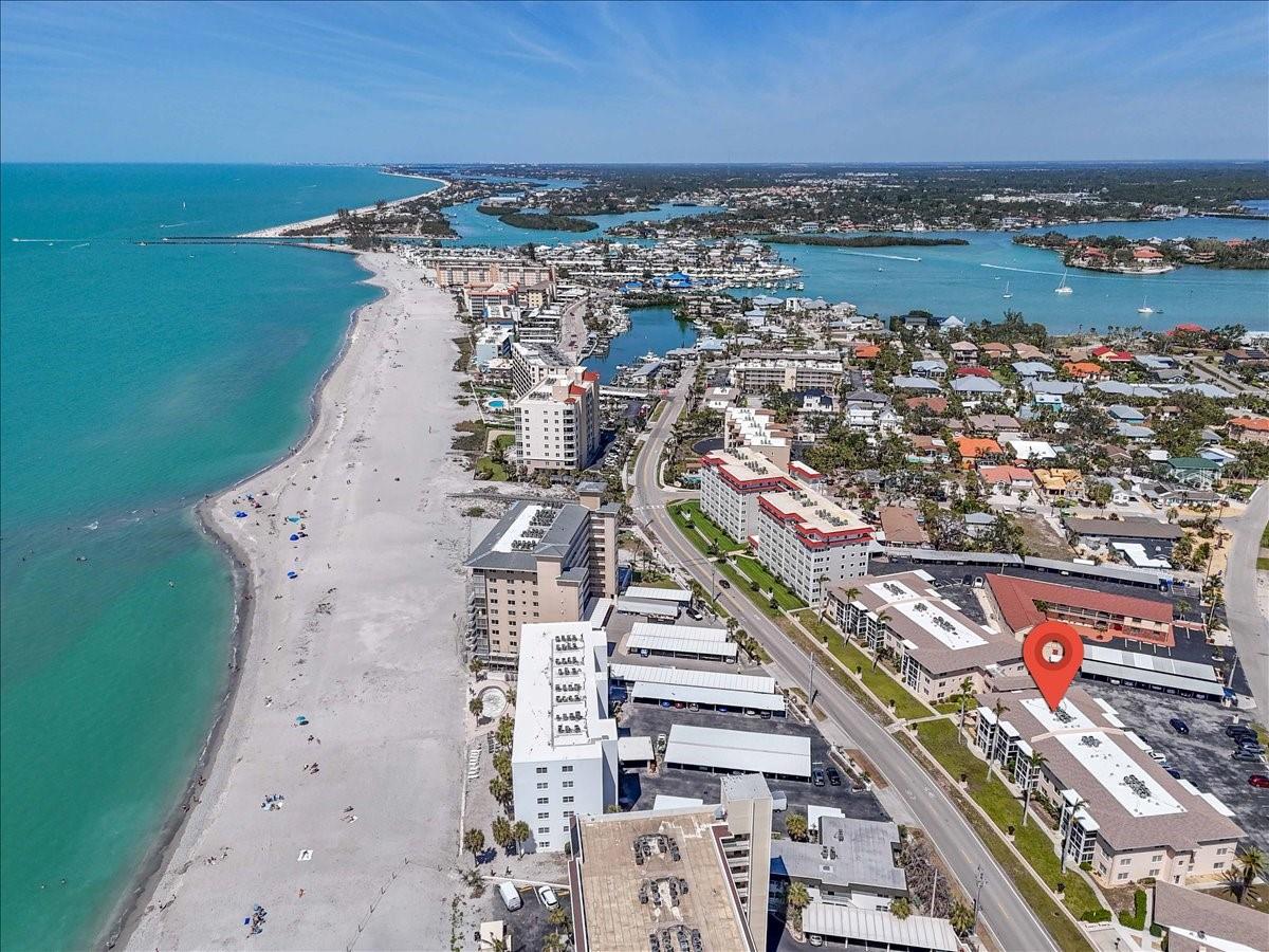 Image 34 of 37 For 200 The Esplanade N B3