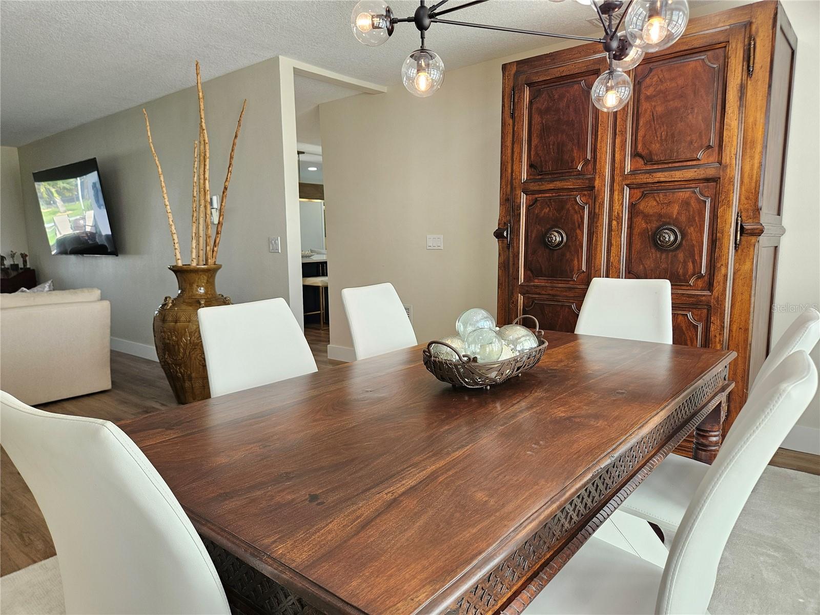 Image 13 of 52 For 917 Gondola Drive