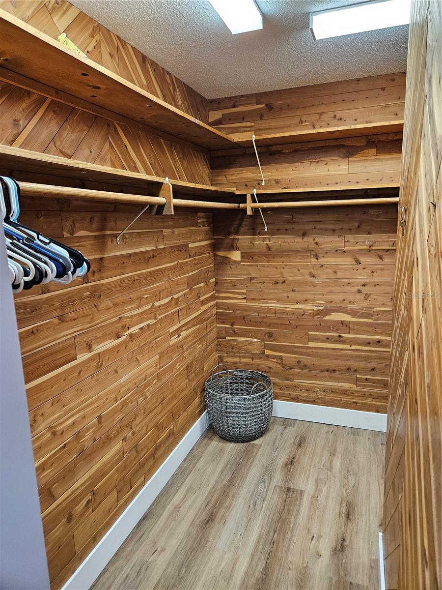 Image 41 of 52 For 917 Gondola Drive