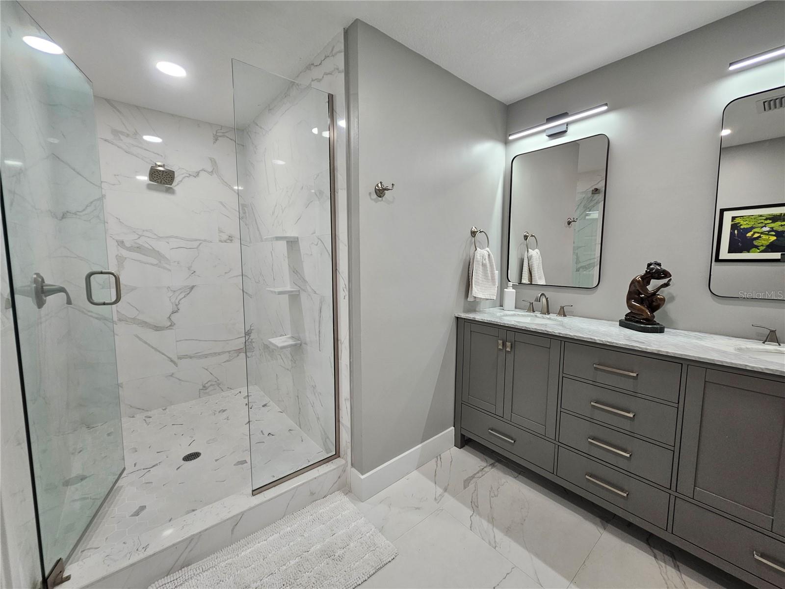 Image 44 of 52 For 917 Gondola Drive