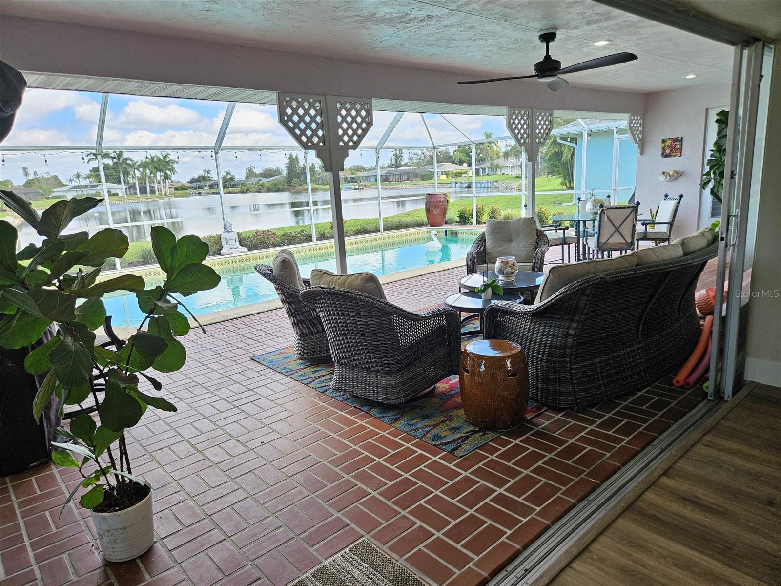 Image 8 of 52 For 917 Gondola Drive