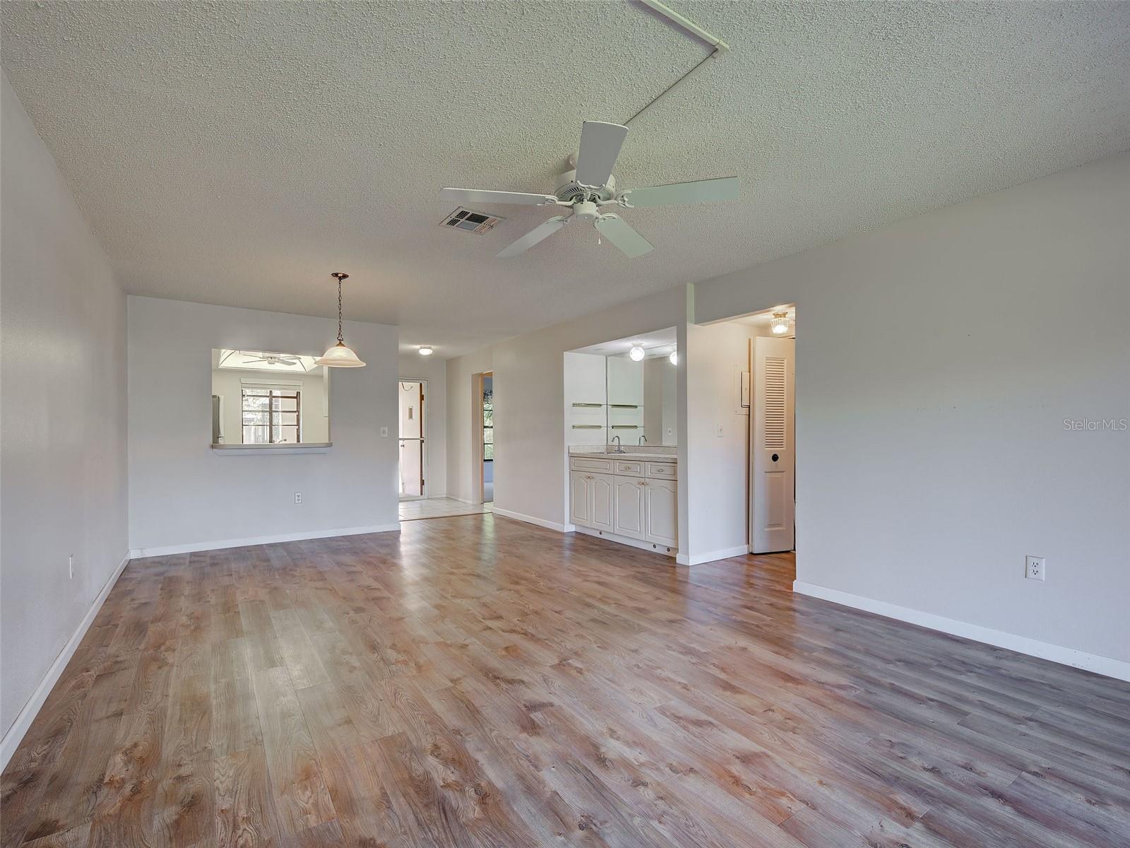 Image 16 of 59 For 365 Three Lakes Lane K