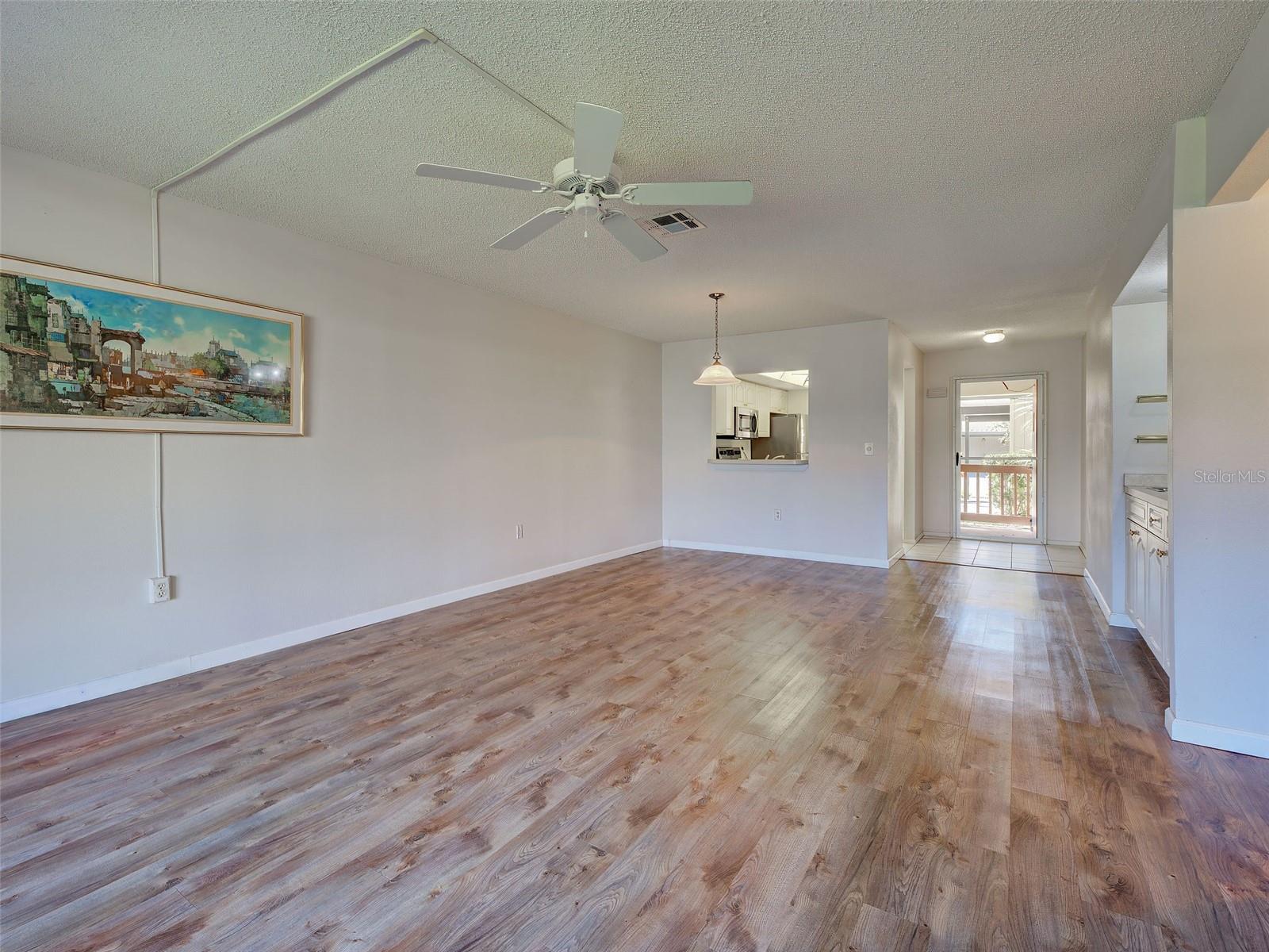 Image 18 of 59 For 365 Three Lakes Lane K