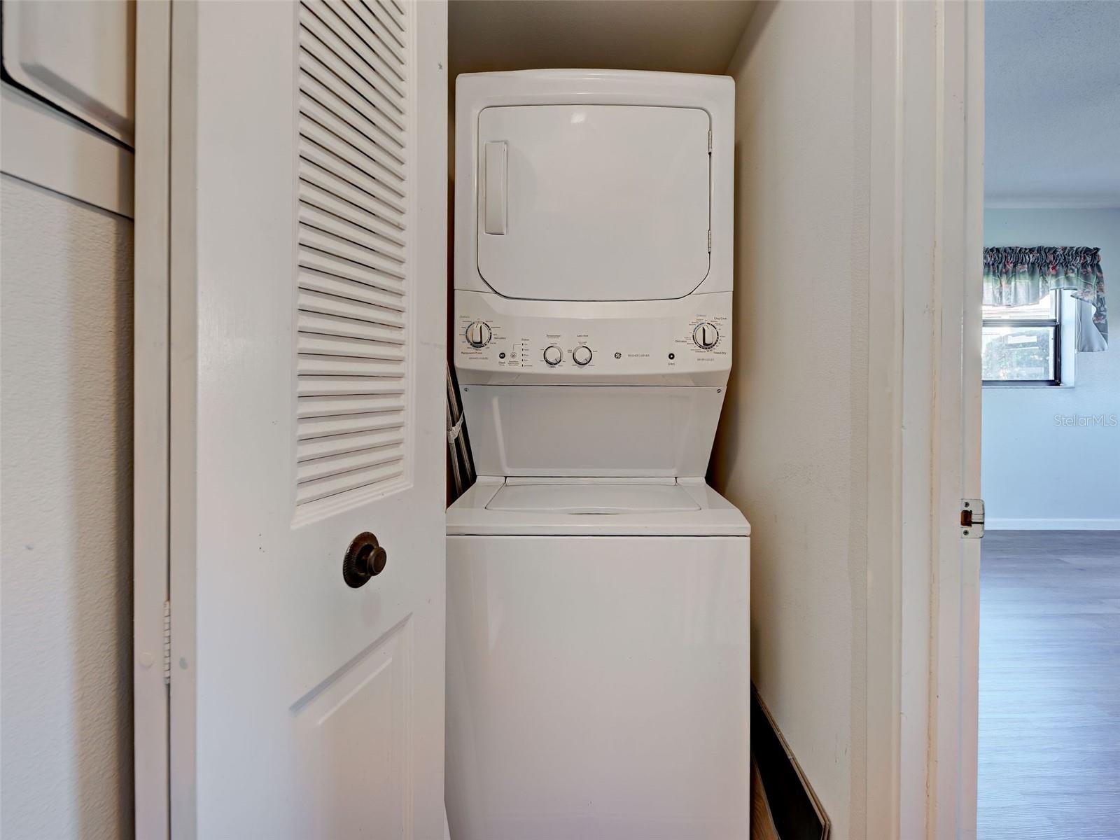 Image 20 of 59 For 365 Three Lakes Lane K