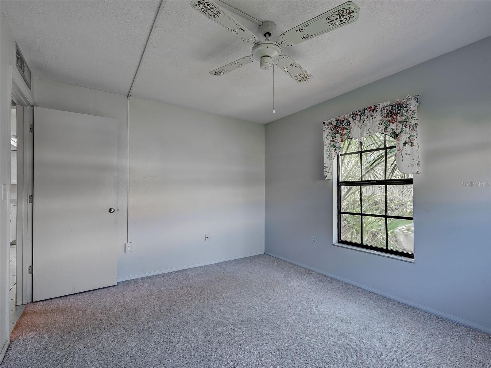 Image 32 of 59 For 365 Three Lakes Lane K