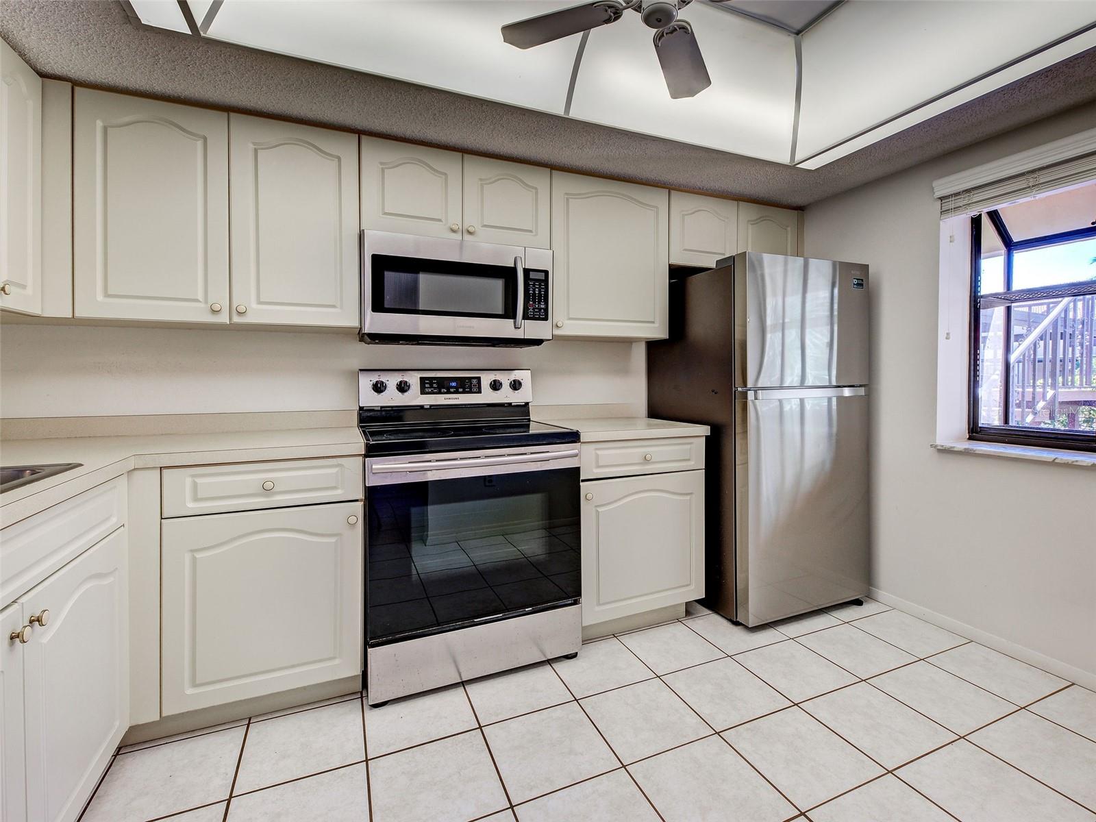 Image 6 of 59 For 365 Three Lakes Lane K