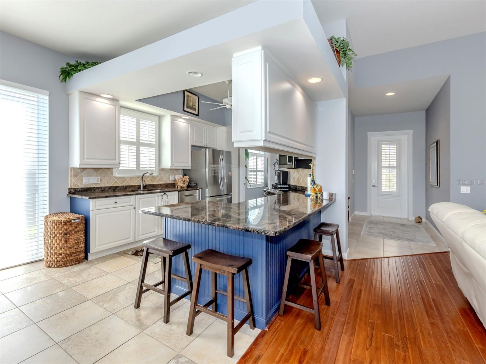 Image 14 of 93 For 13210 Ipolita Street