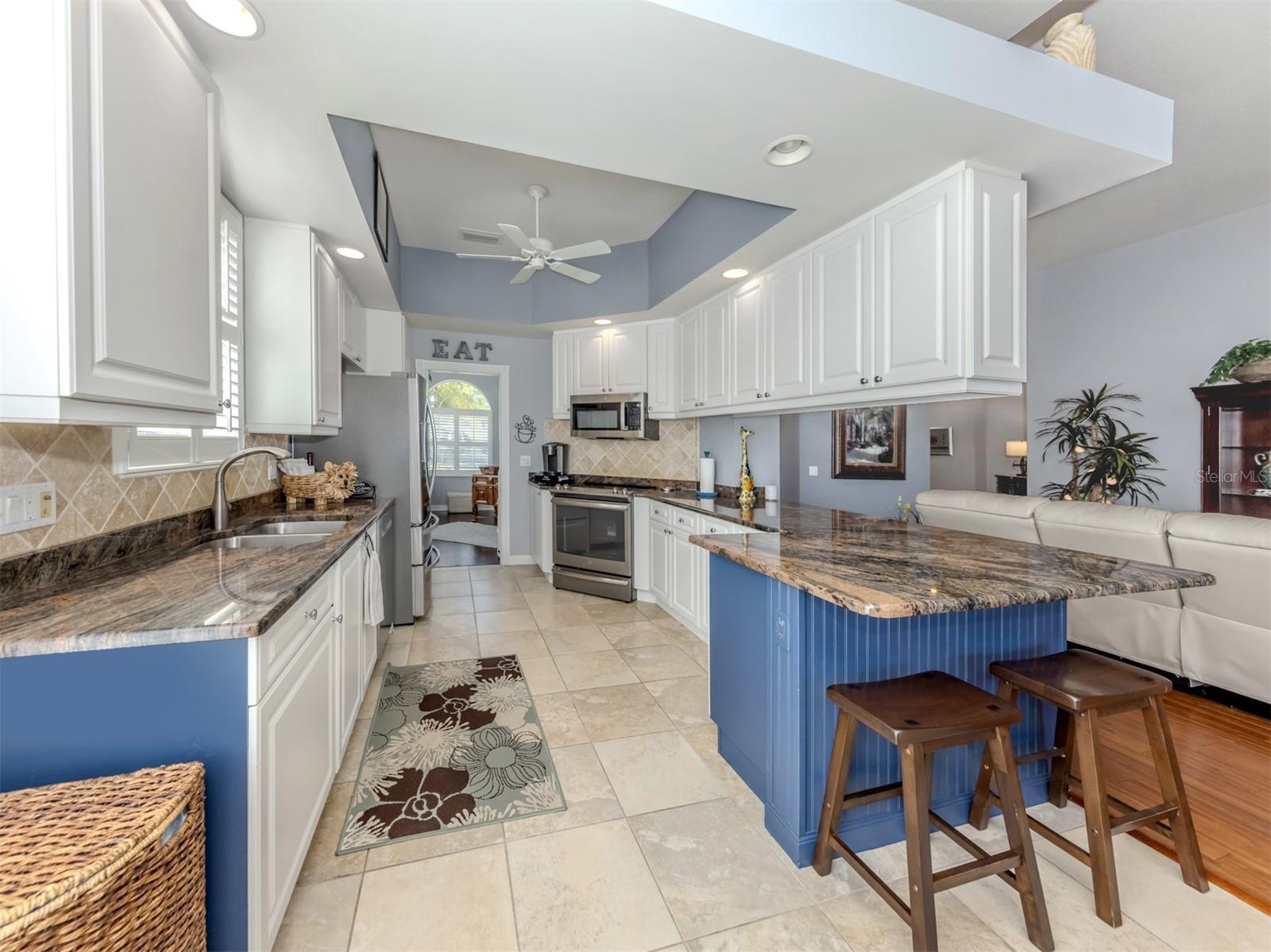 Image 15 of 93 For 13210 Ipolita Street