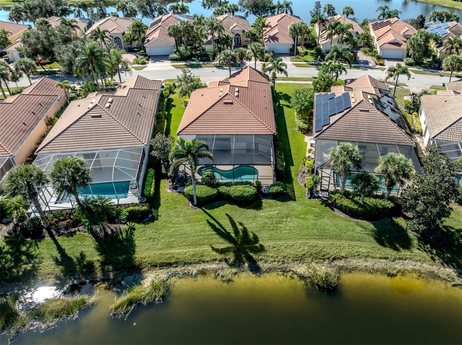 Image 33 of 93 For 13210 Ipolita Street