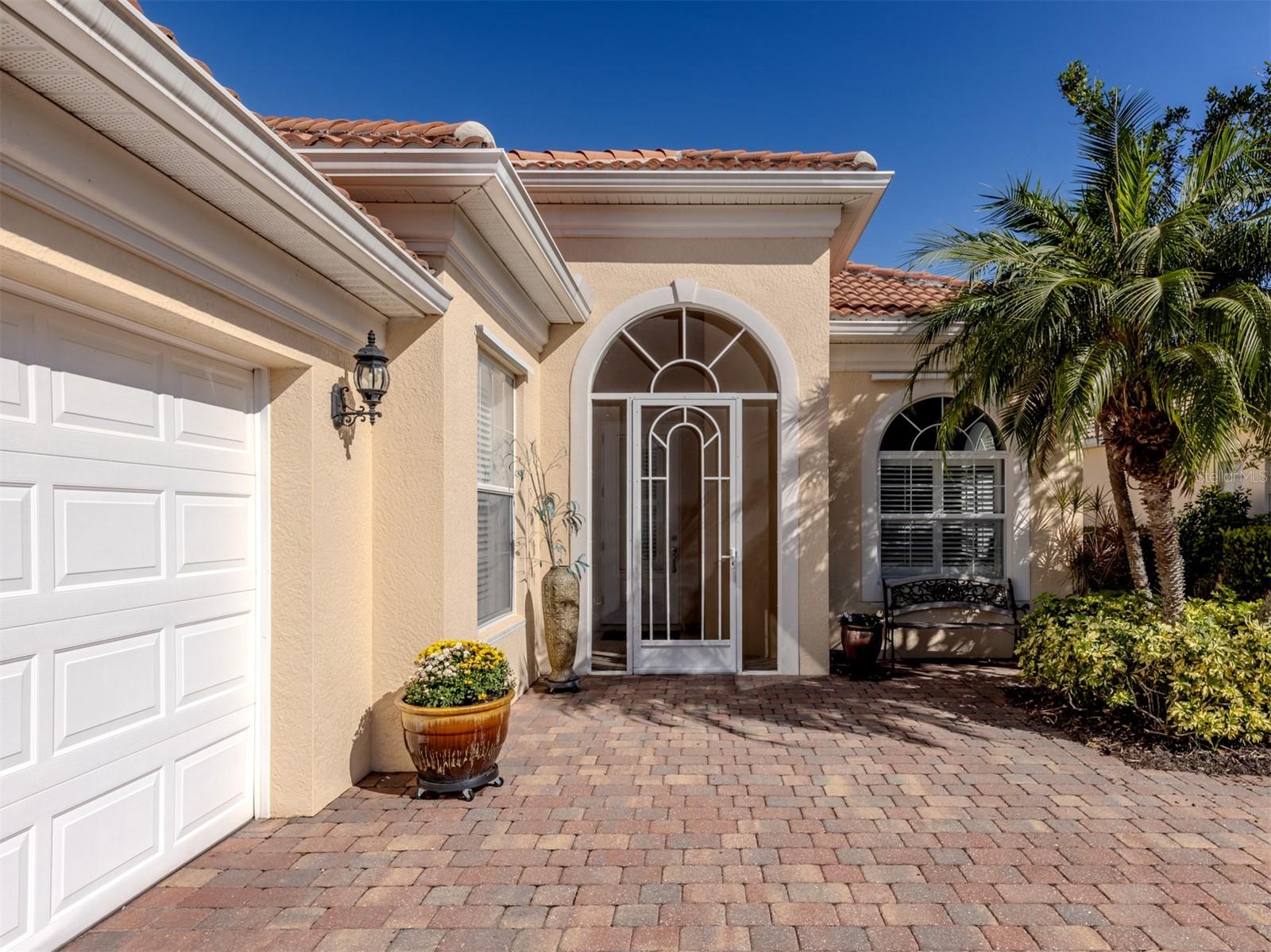 Image 5 of 93 For 13210 Ipolita Street