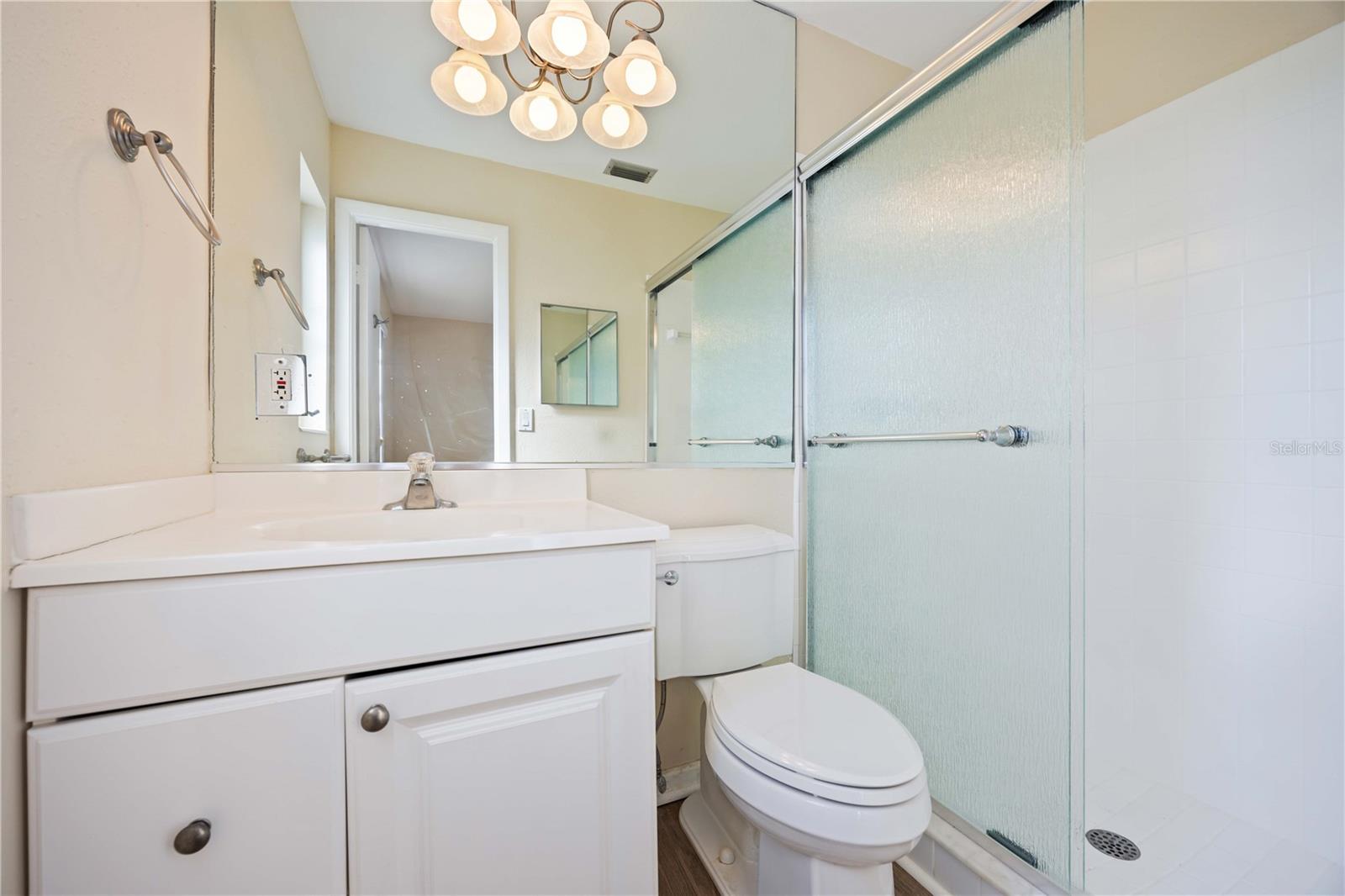 Image 18 of 61 For 409 Manatee Court 206