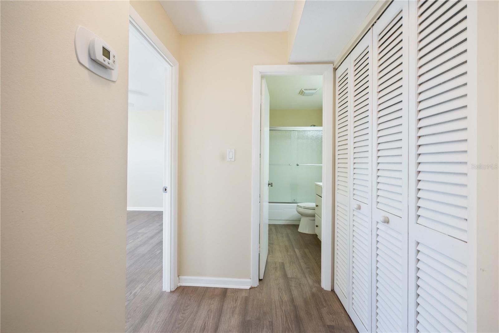 Image 19 of 61 For 409 Manatee Court 206