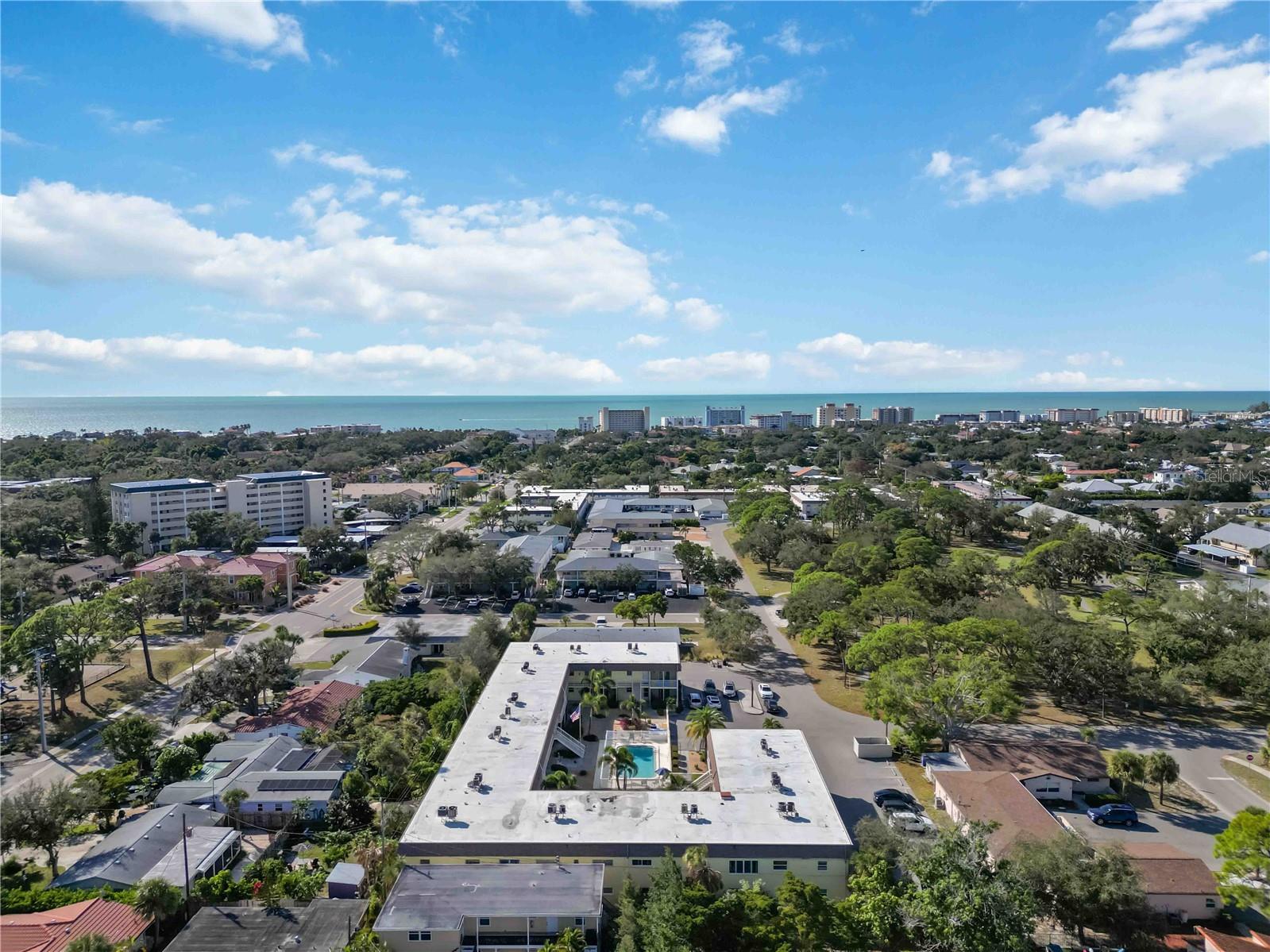 Image 25 of 61 For 409 Manatee Court 206