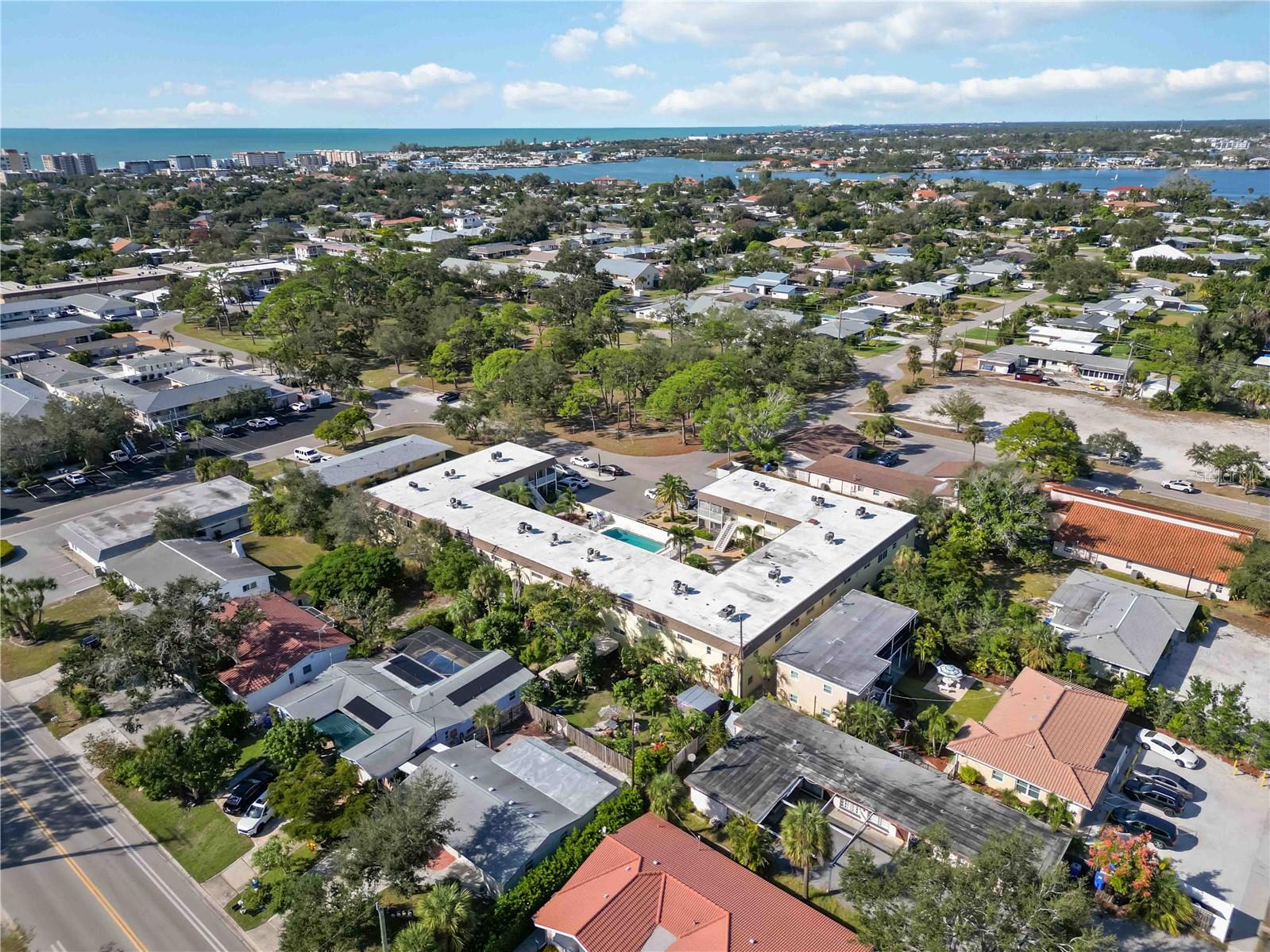 Image 27 of 61 For 409 Manatee Court 206