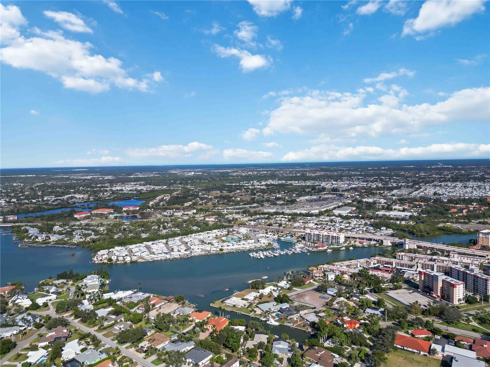 Image 31 of 61 For 409 Manatee Court 206