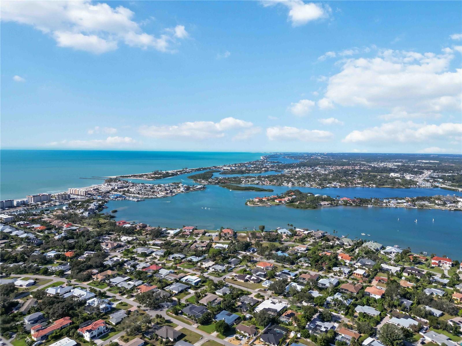 Image 33 of 61 For 409 Manatee Court 206