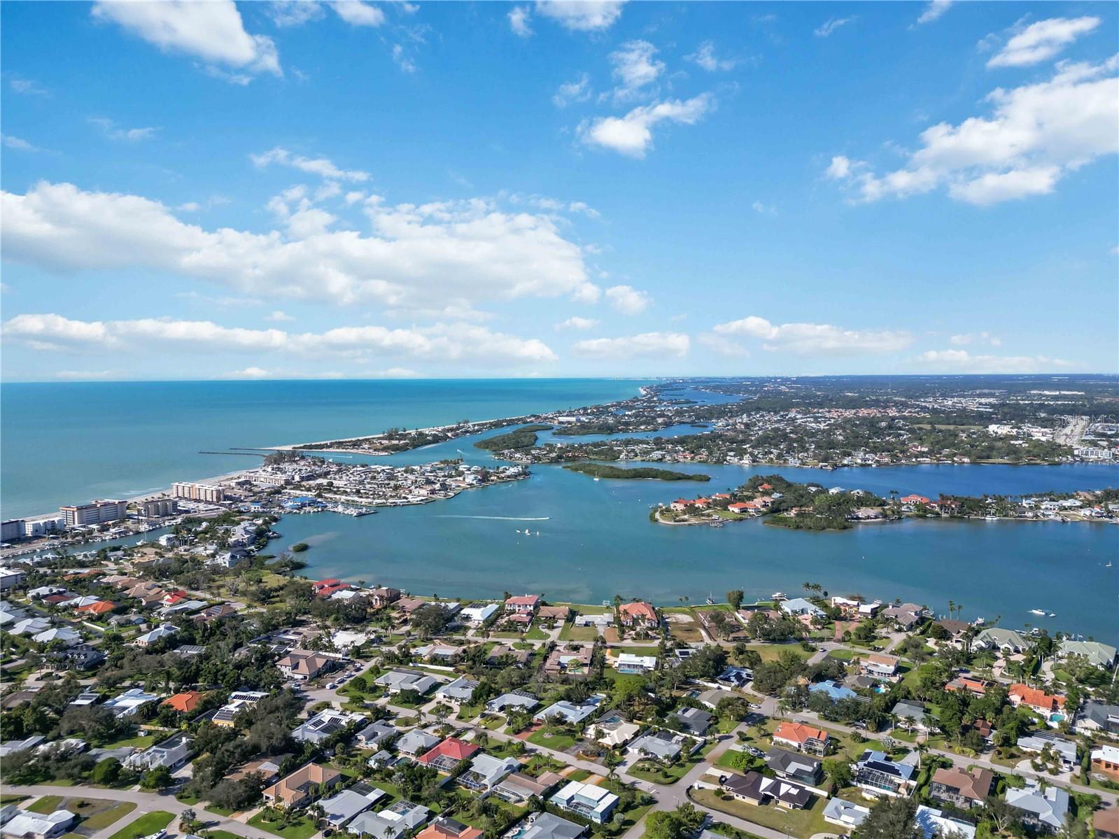 Image 34 of 61 For 409 Manatee Court 206