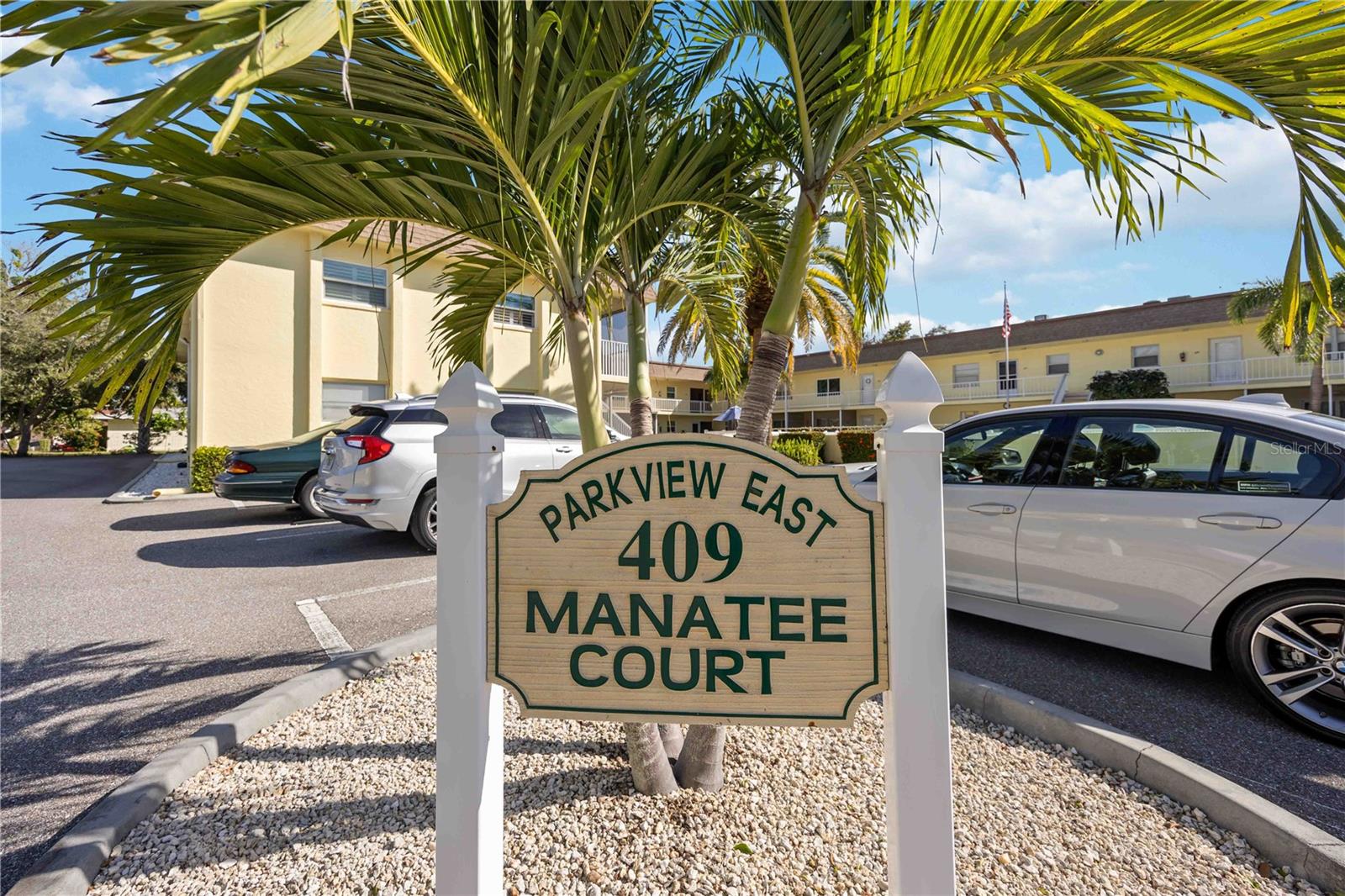 Image 4 of 61 For 409 Manatee Court 206