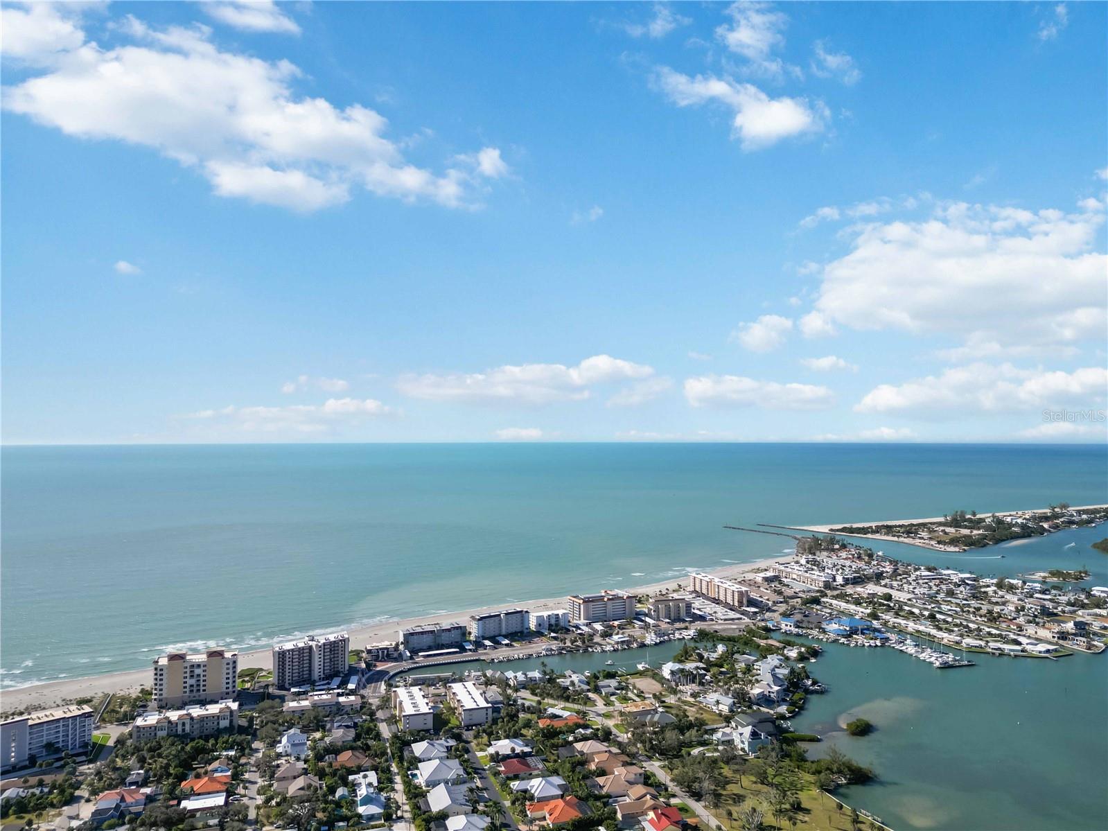 Image 40 of 61 For 409 Manatee Court 206