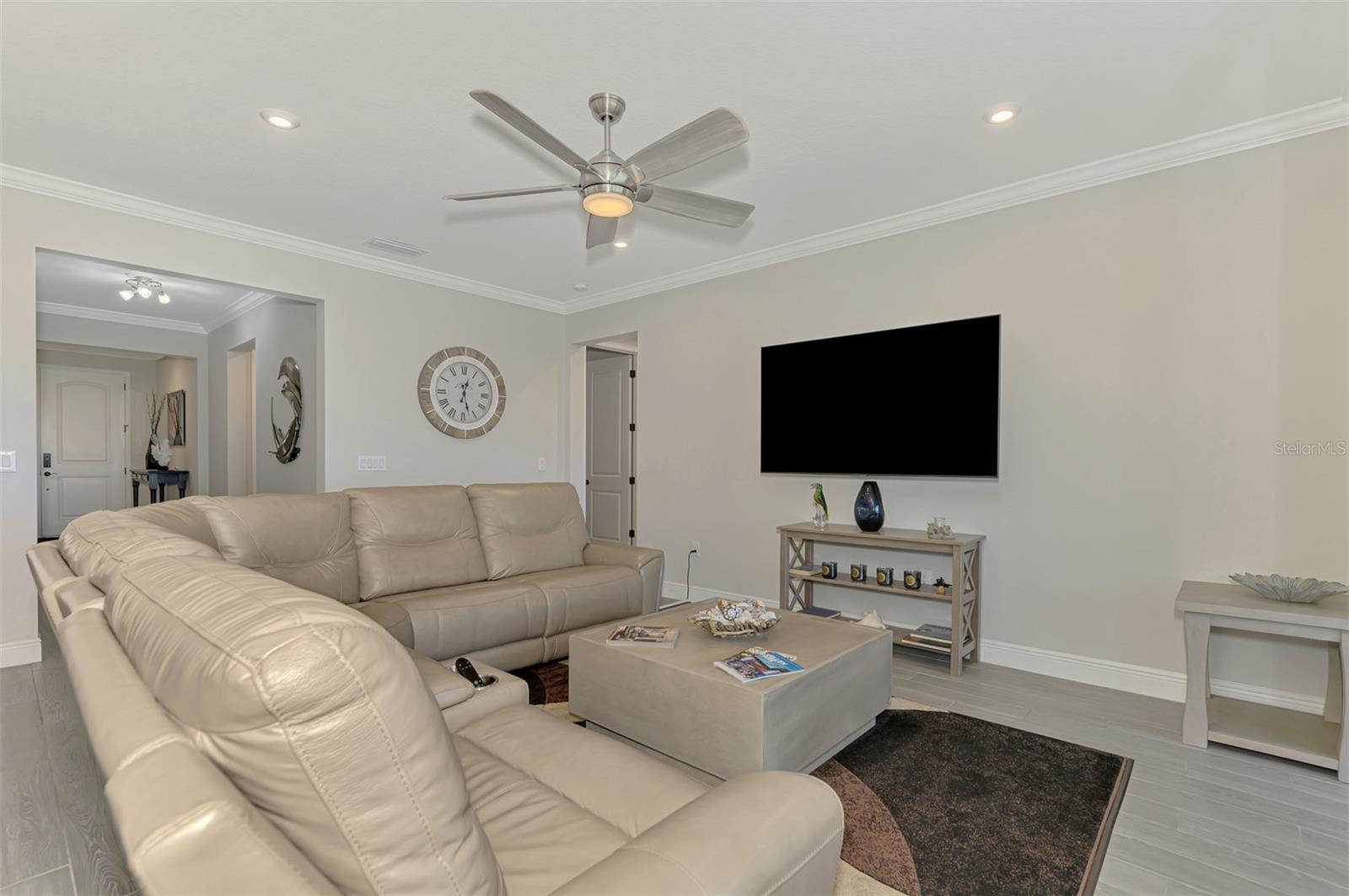 Image 16 of 91 For 11786 Sistine Lane