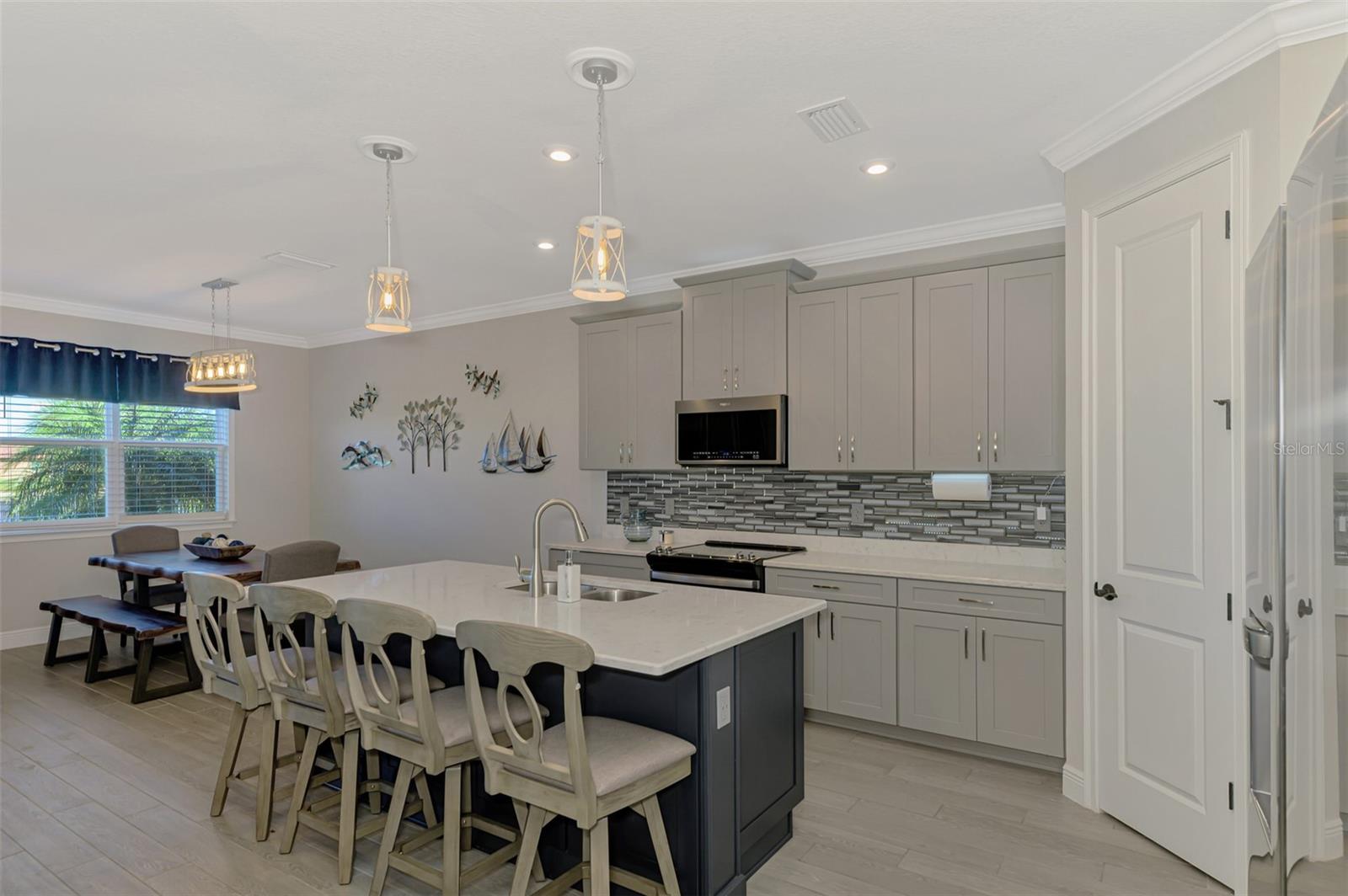 Image 23 of 91 For 11786 Sistine Lane