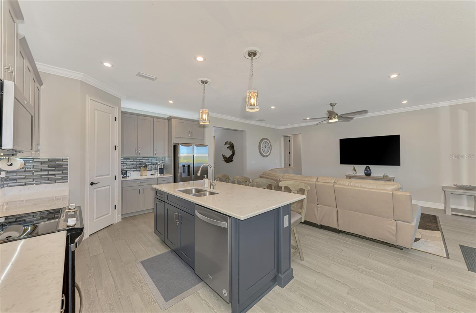 Image 25 of 91 For 11786 Sistine Lane