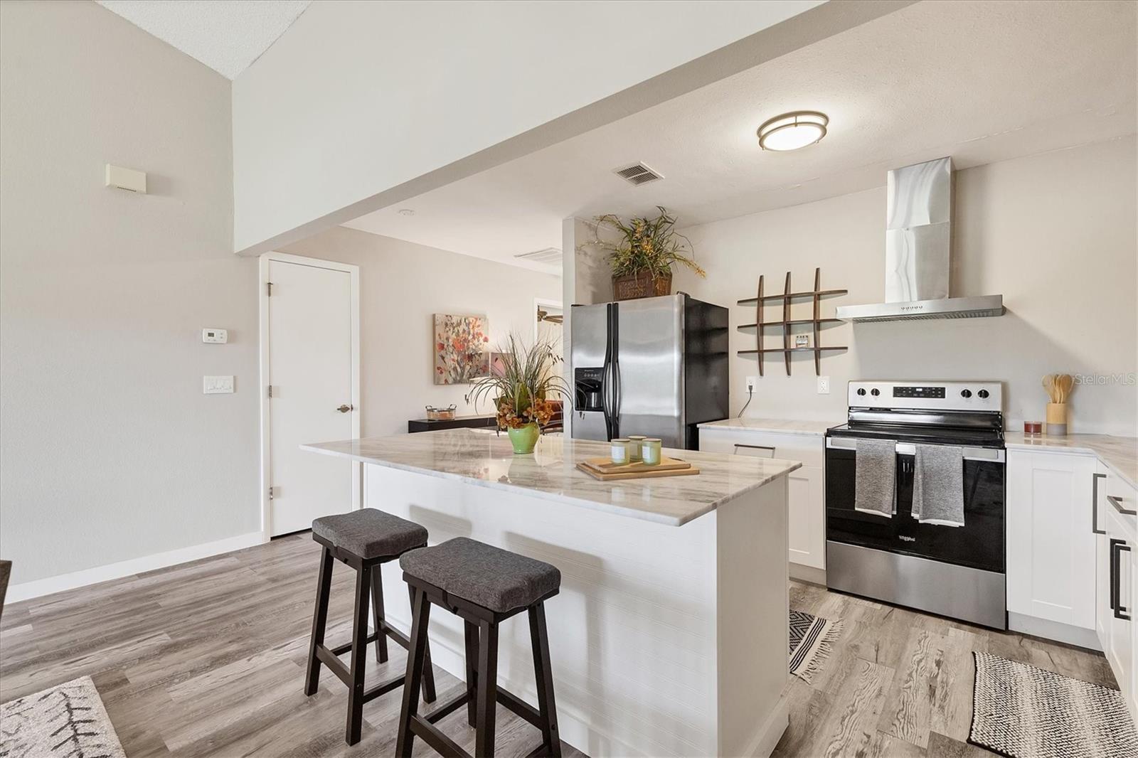 Image 10 of 38 For 1211 Capri Isles Boulevard 123