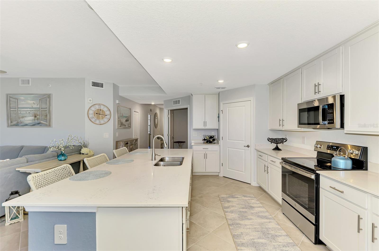 Image 24 of 100 For 12520 Galapagos Court 106