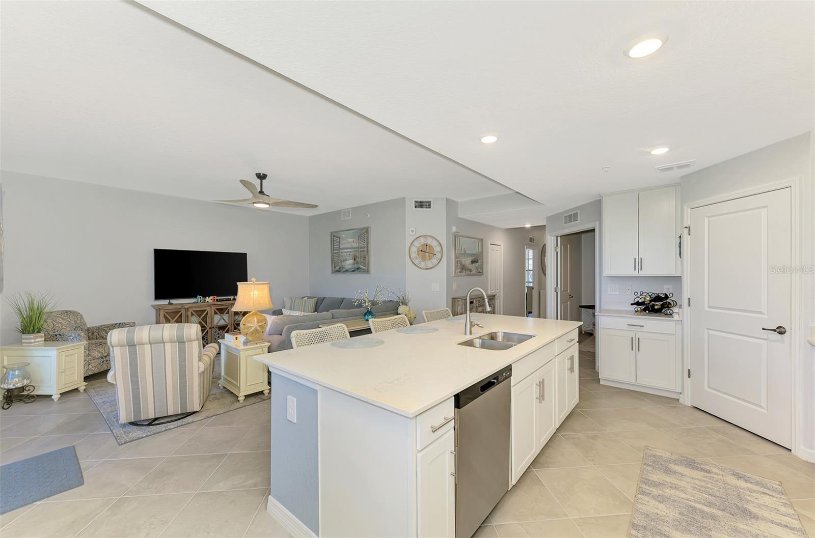 Image 25 of 100 For 12520 Galapagos Court 106