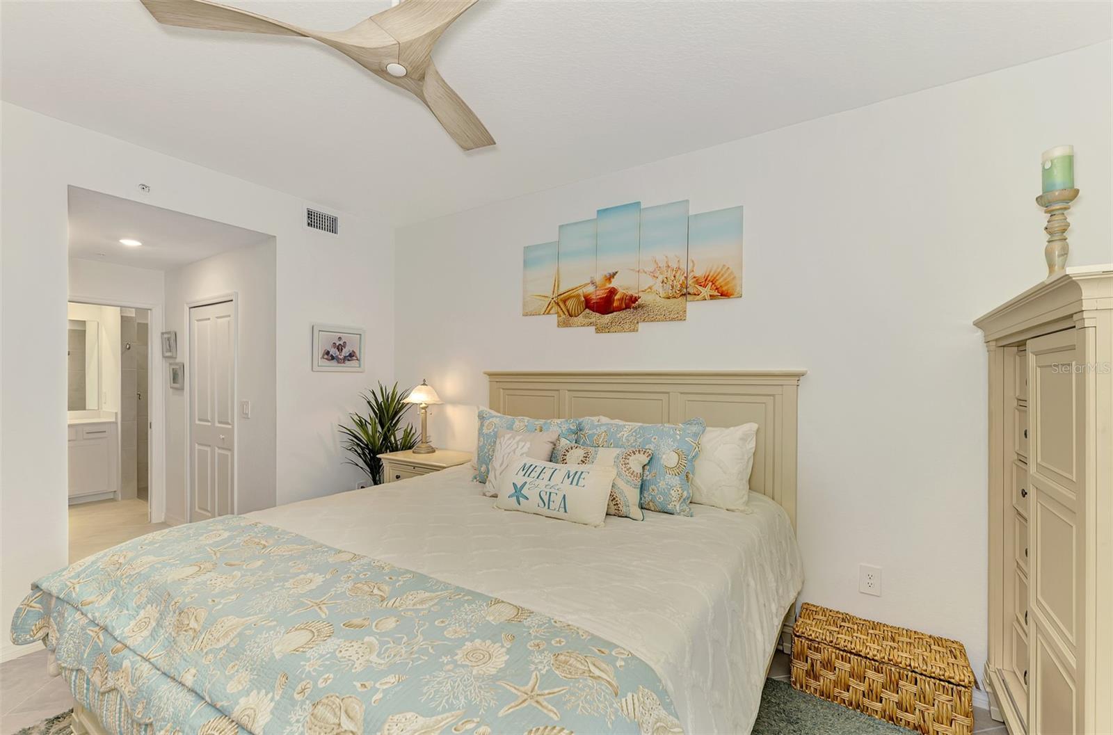 Image 35 of 100 For 12520 Galapagos Court 106