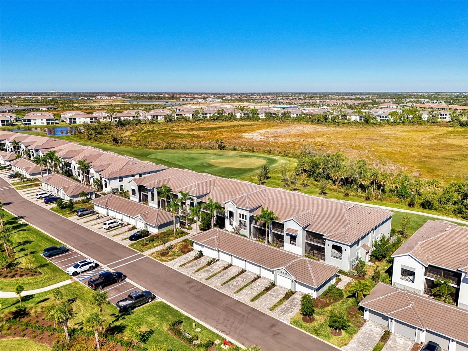 Image 5 of 100 For 12520 Galapagos Court 106