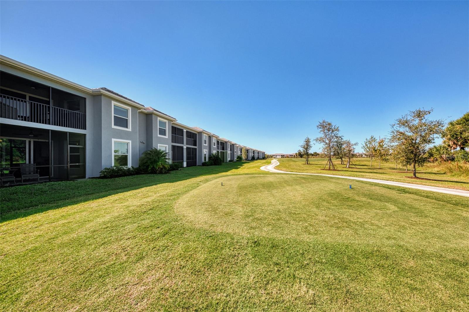 Image 50 of 100 For 12520 Galapagos Court 106