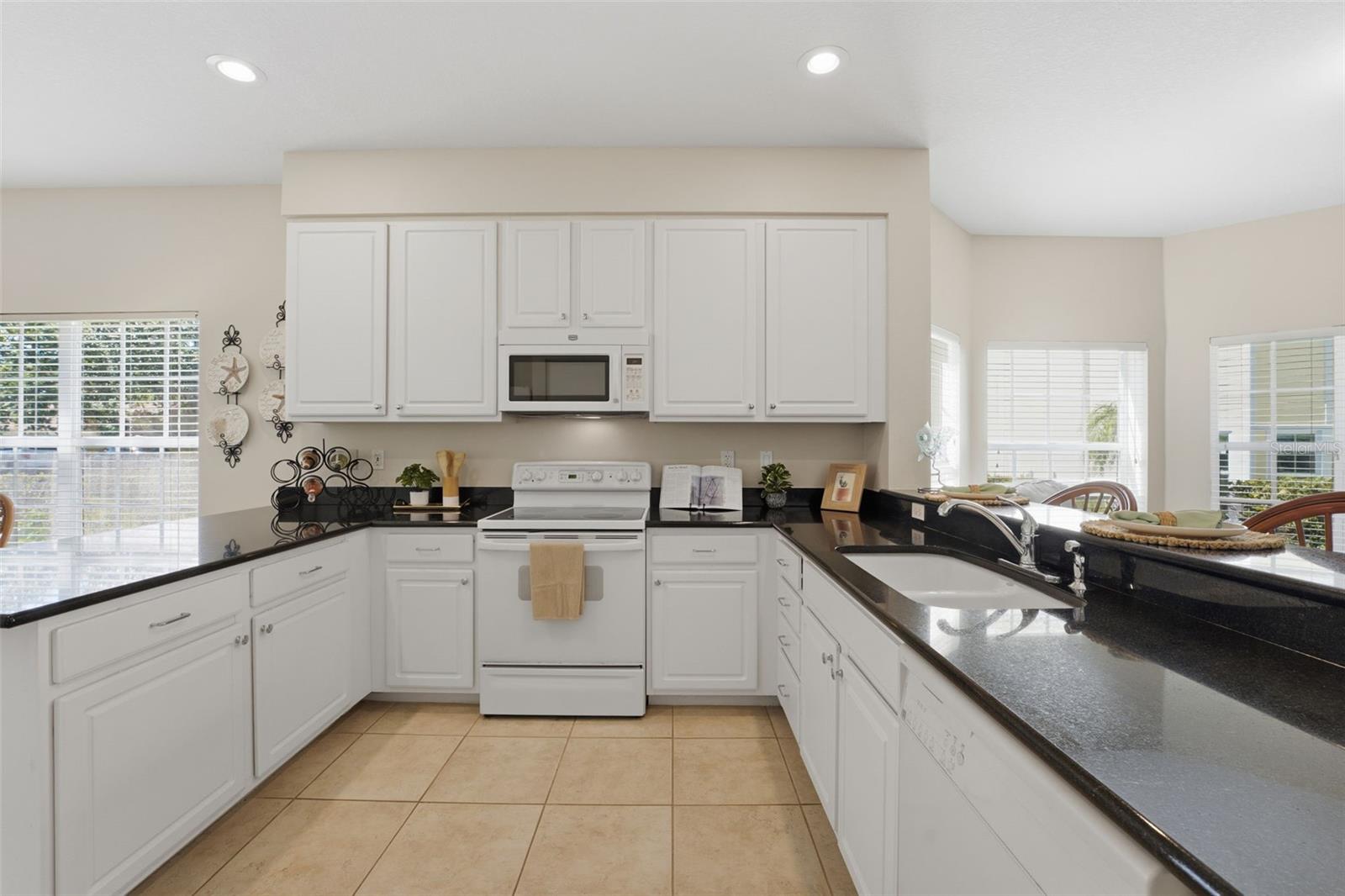 Image 12 of 33 For 291 Hidden Bay Drive 101