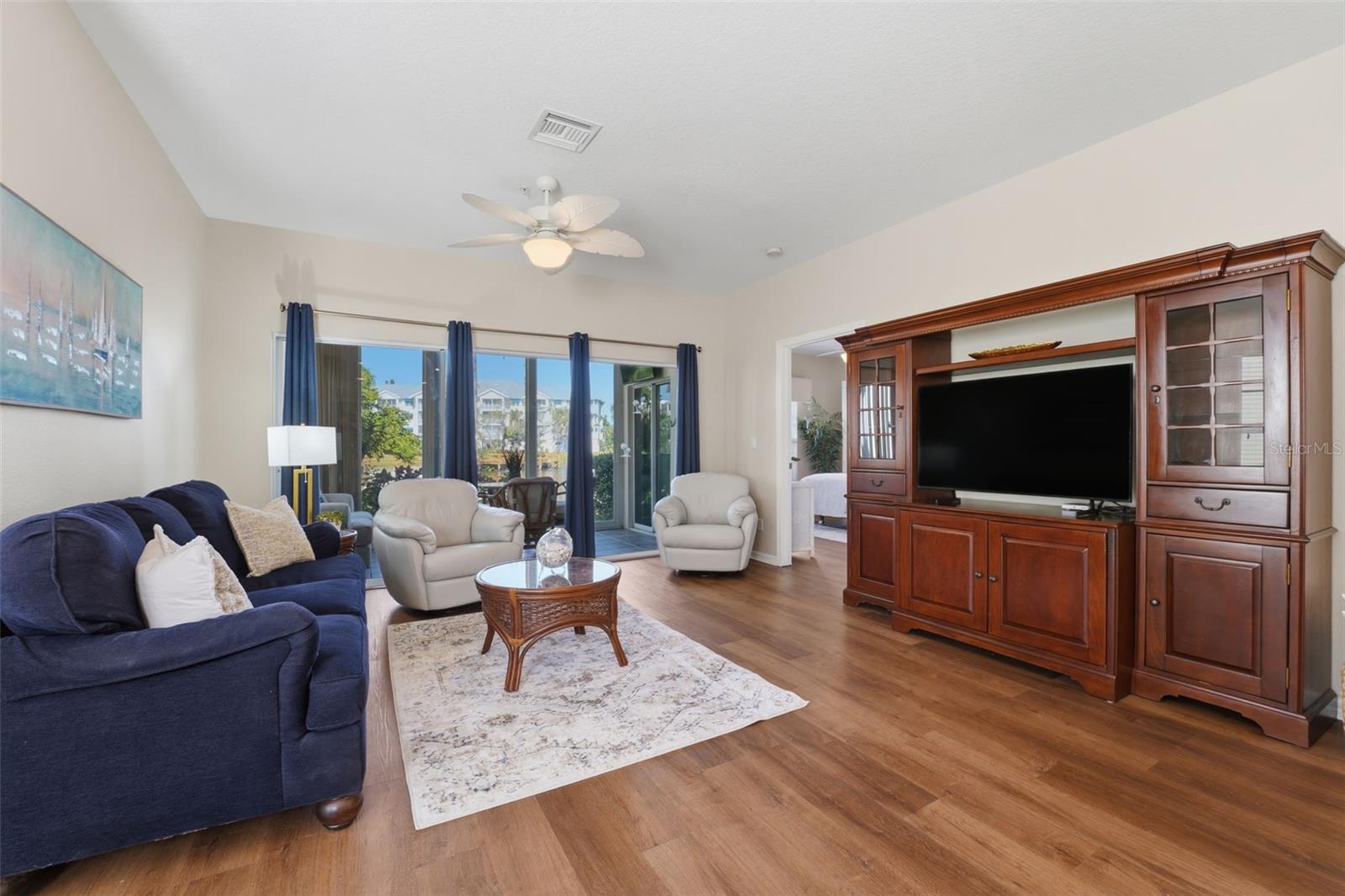 Image 16 of 33 For 291 Hidden Bay Drive 101