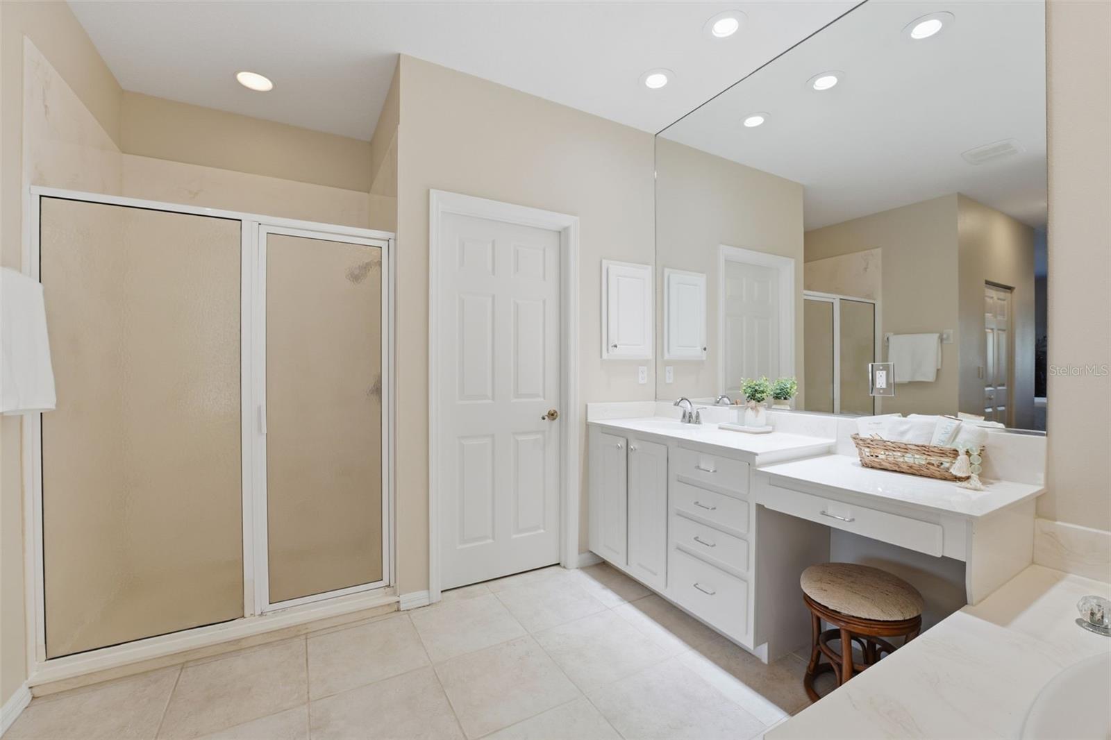 Image 20 of 33 For 291 Hidden Bay Drive 101