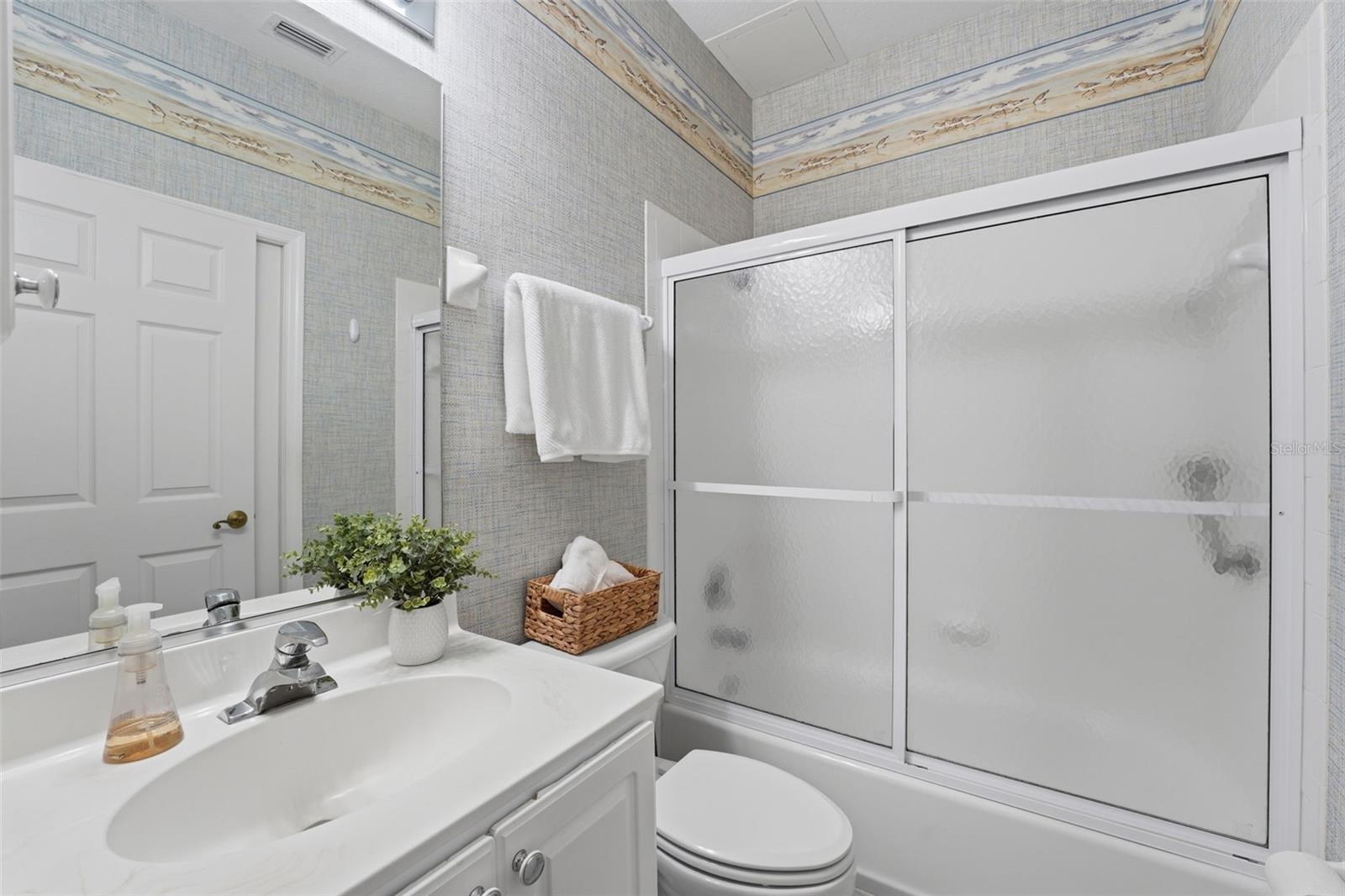 Image 23 of 33 For 291 Hidden Bay Drive 101