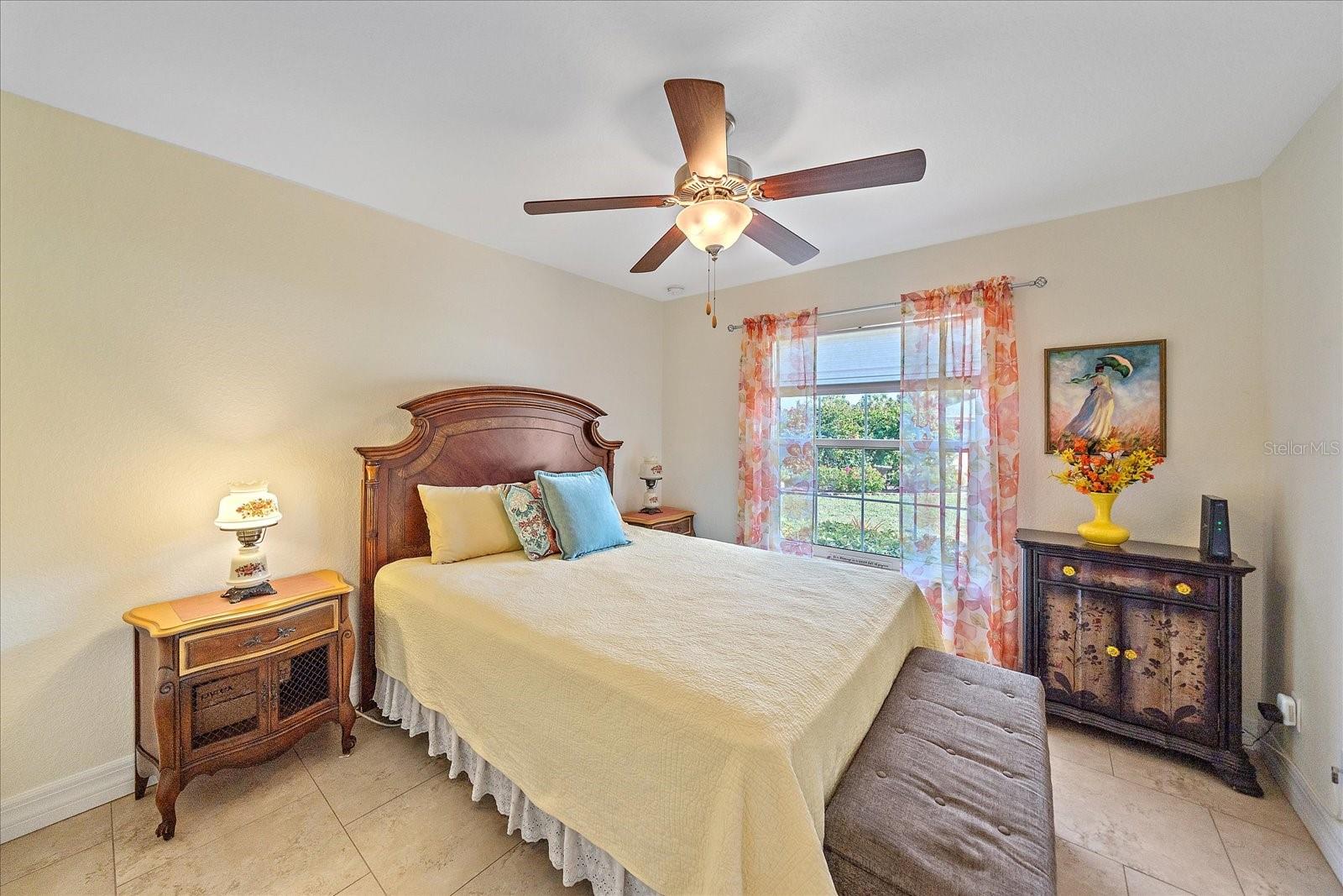 Image 16 of 37 For 3950 Derrick Street