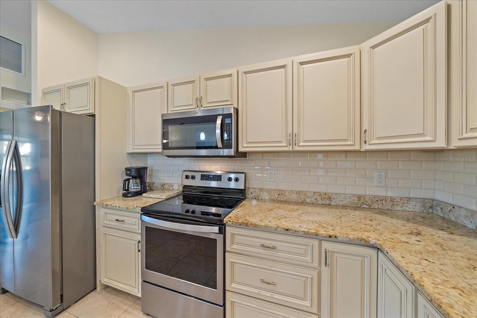 Image 7 of 37 For 3950 Derrick Street