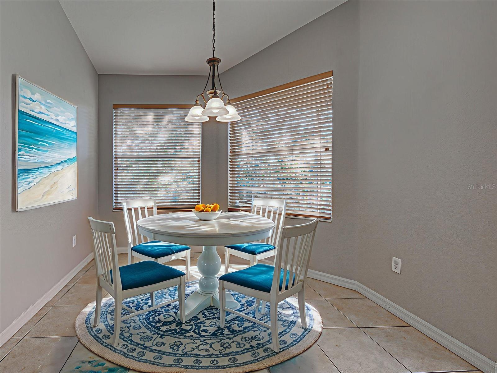 Image 17 of 60 For 4438 Corso Venetia Boulevard D13