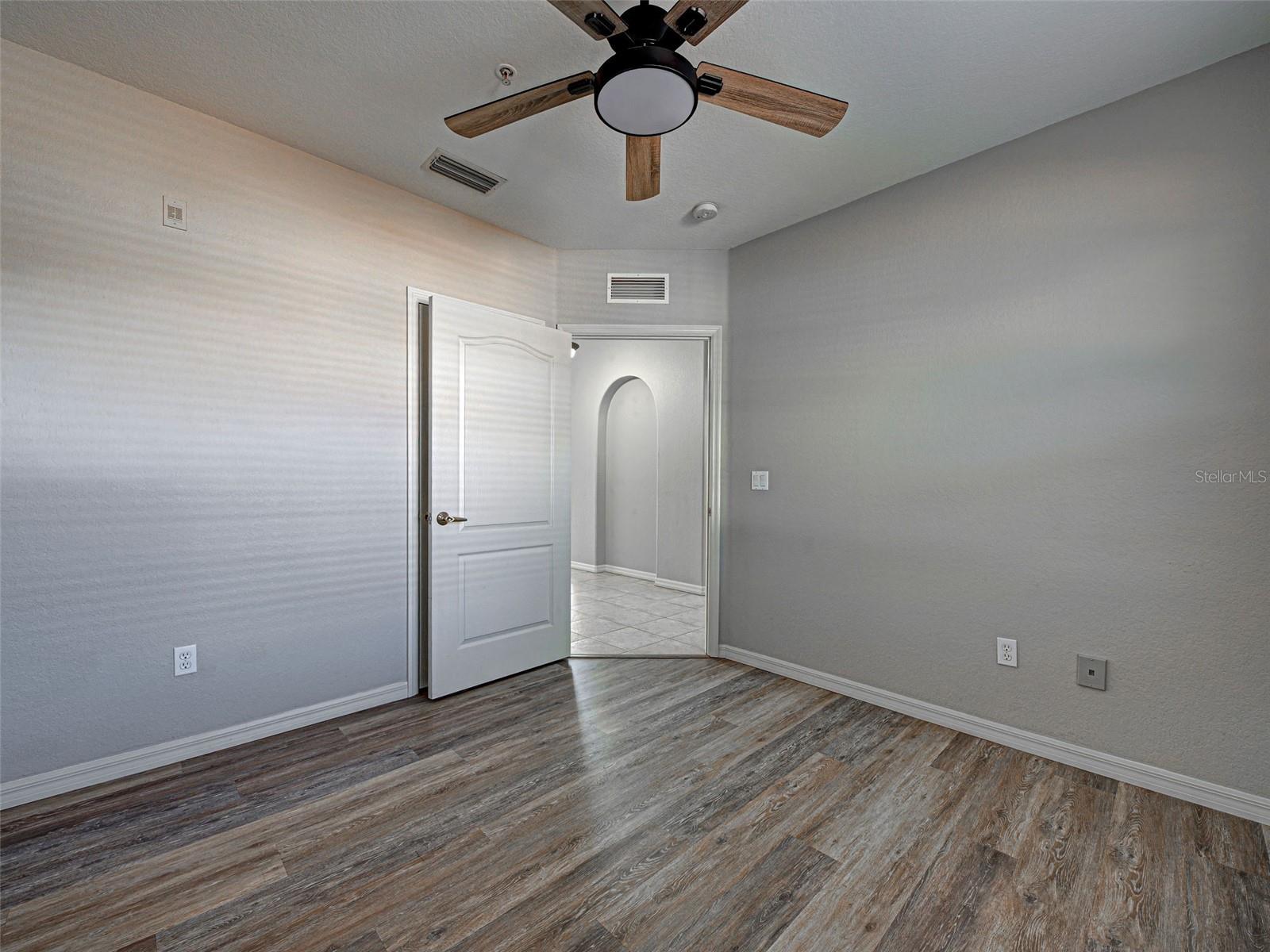 Image 20 of 60 For 4438 Corso Venetia Boulevard D13