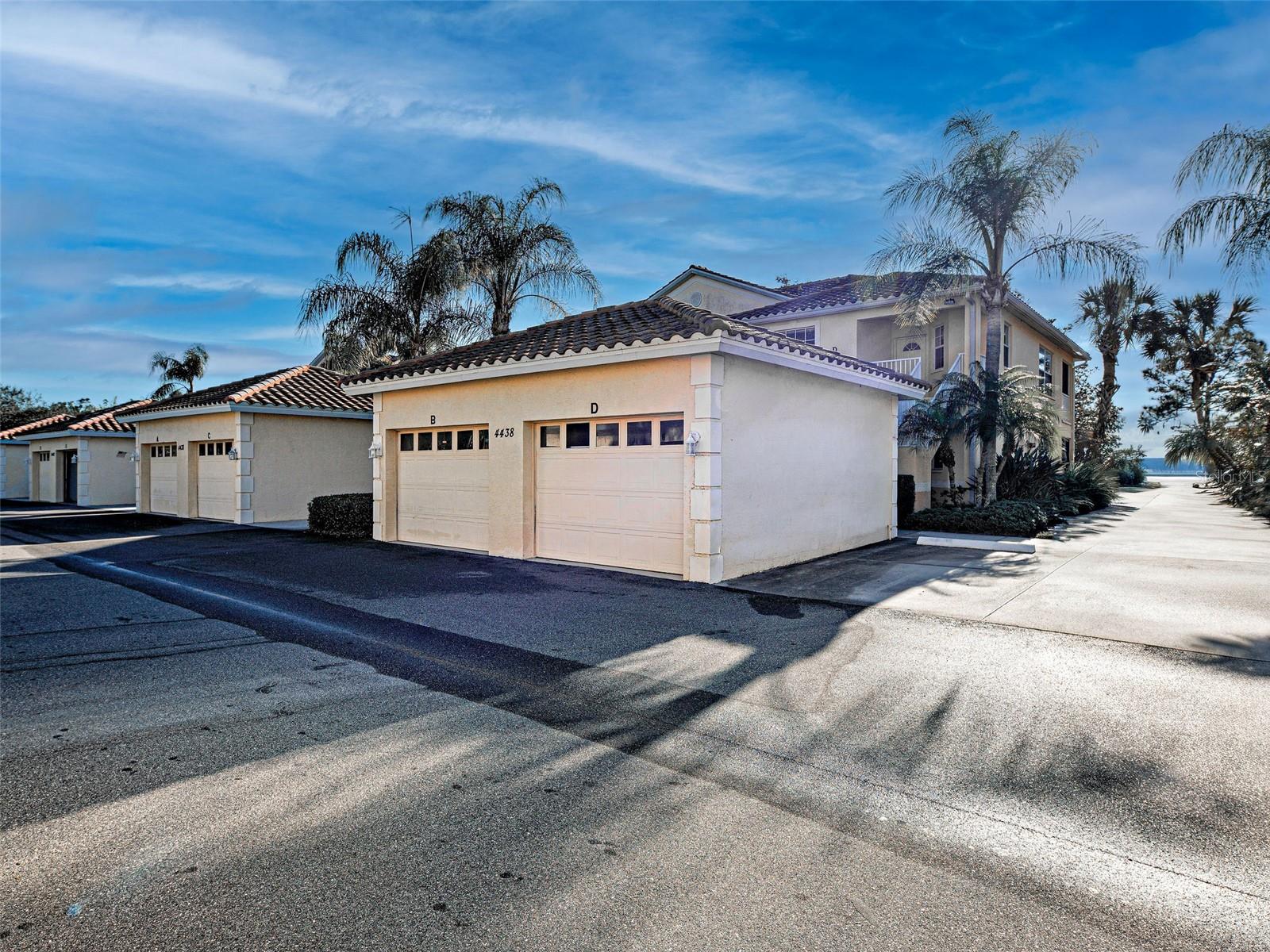 Image 33 of 60 For 4438 Corso Venetia Boulevard D13