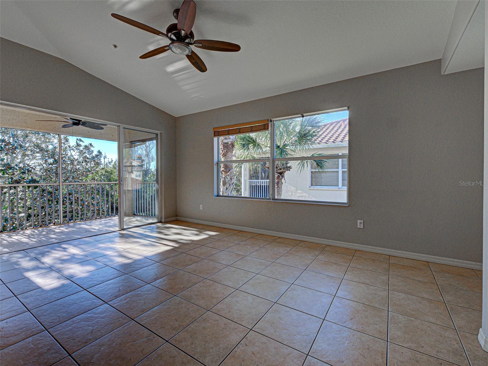 Image 7 of 60 For 4438 Corso Venetia Boulevard D13