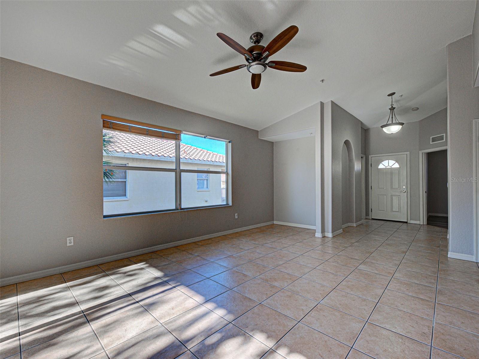 Image 8 of 60 For 4438 Corso Venetia Boulevard D13